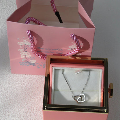 Collier Coeur d'Amour avec Coffret Rose Éternelle